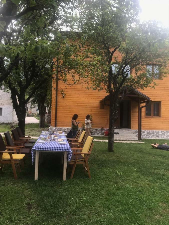 Guesthouse Mehmeti Valbone Bagian luar foto